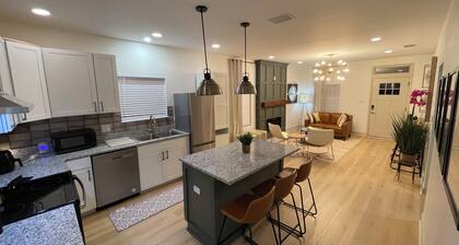 The Lively Oak - 3BD - 2BA Near DTown Mobile