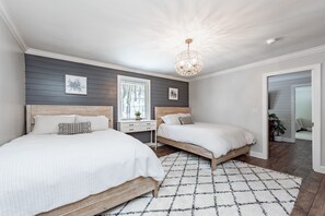 5 bedrooms, travel cot, free WiFi, bed sheets