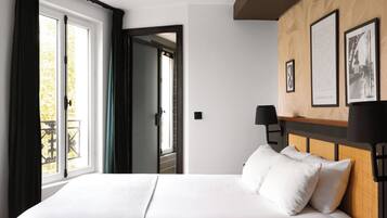 1 bedroom, individually decorated, individually furnished