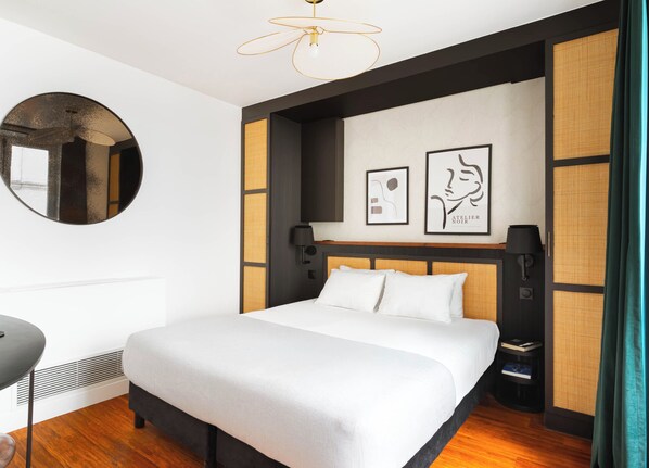 Suite with private terrace | Yksilöllisesti sisustettu, yksilöllisesti kalustettu