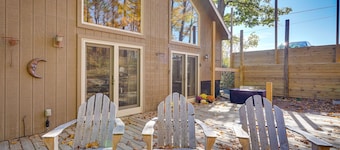Delaware 'Wooded River Retreat' w/ Views & More
