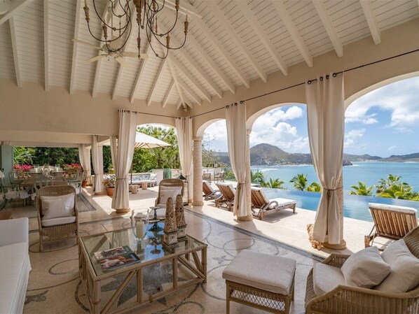 Outdoor dining - 6 BDRM Mediterranean Villa w Fitness Room & Pool (Pointe Milou)