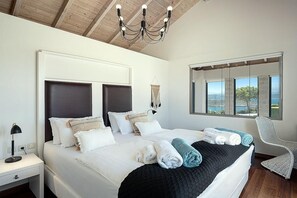 5 bedrooms, iron/ironing board, WiFi, bed sheets - Sea View villa with a heated pool (Tersanas)