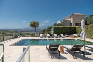 A heated pool - Sea View villa with a heated pool (Tersanas)