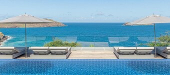 Contemporary 6 BDRM Villa w Massage Room