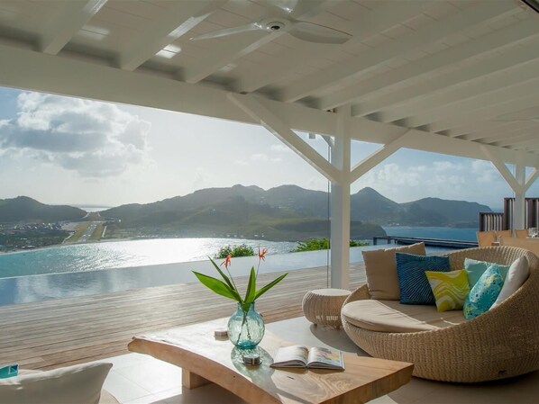 Terrace/patio - 2 BDRM Peaceful Haven w Views (St-Jean)