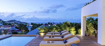 2 BDRM Charming Villa w Pool