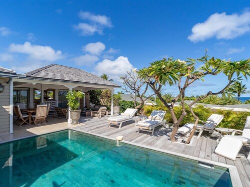 Romantic 1 BDRM Villa w Ocean Views