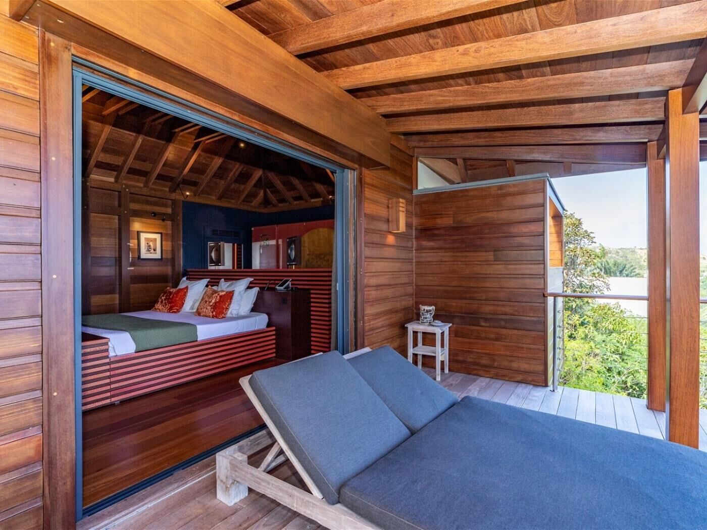 8 habitaciones, tabla de planchar con plancha, internet y ropa de cama 