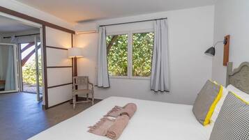 4 habitaciones, tabla de planchar con plancha, internet y ropa de cama