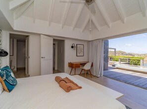 5 bedrooms, iron/ironing board, internet, bed sheets