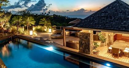 Magnificent Colonial 5 BDRM Estate w Pool