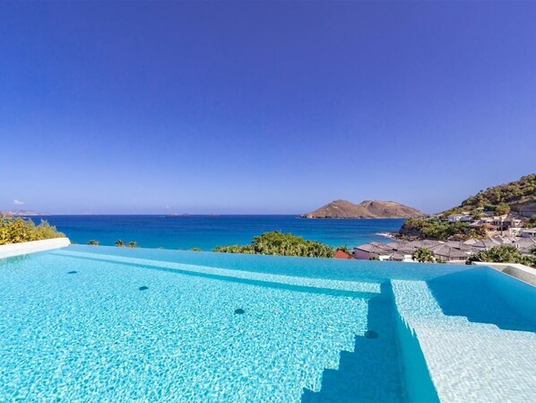 Pool - Romantic 2 BDRM Modern Villa w Pool and BBQ (Flamands)