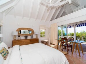 2 quartos, ferros/tábuas de passar roupa, acesso à internet