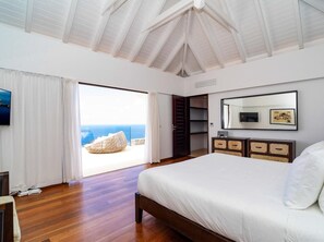 4 soverom, strykejern/-brett, internettilgang og sengetøy