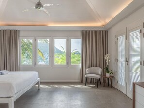 3 bedrooms, iron/ironing board, Internet, bed sheets - Fully Renovated 3 BDRM Villa w Jacuzzi (Lorient)