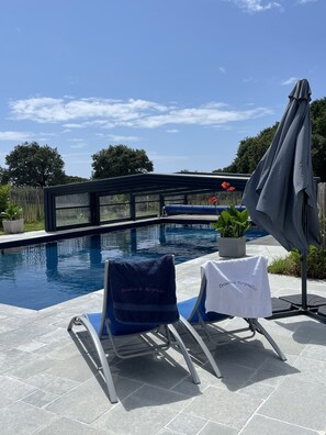 Piscine couverte, piscine extérieure