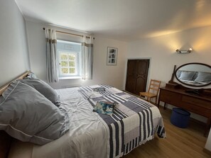 1 chambre, fer et planche Ă repasser, lit parapluie, Wi-Fi gratuit