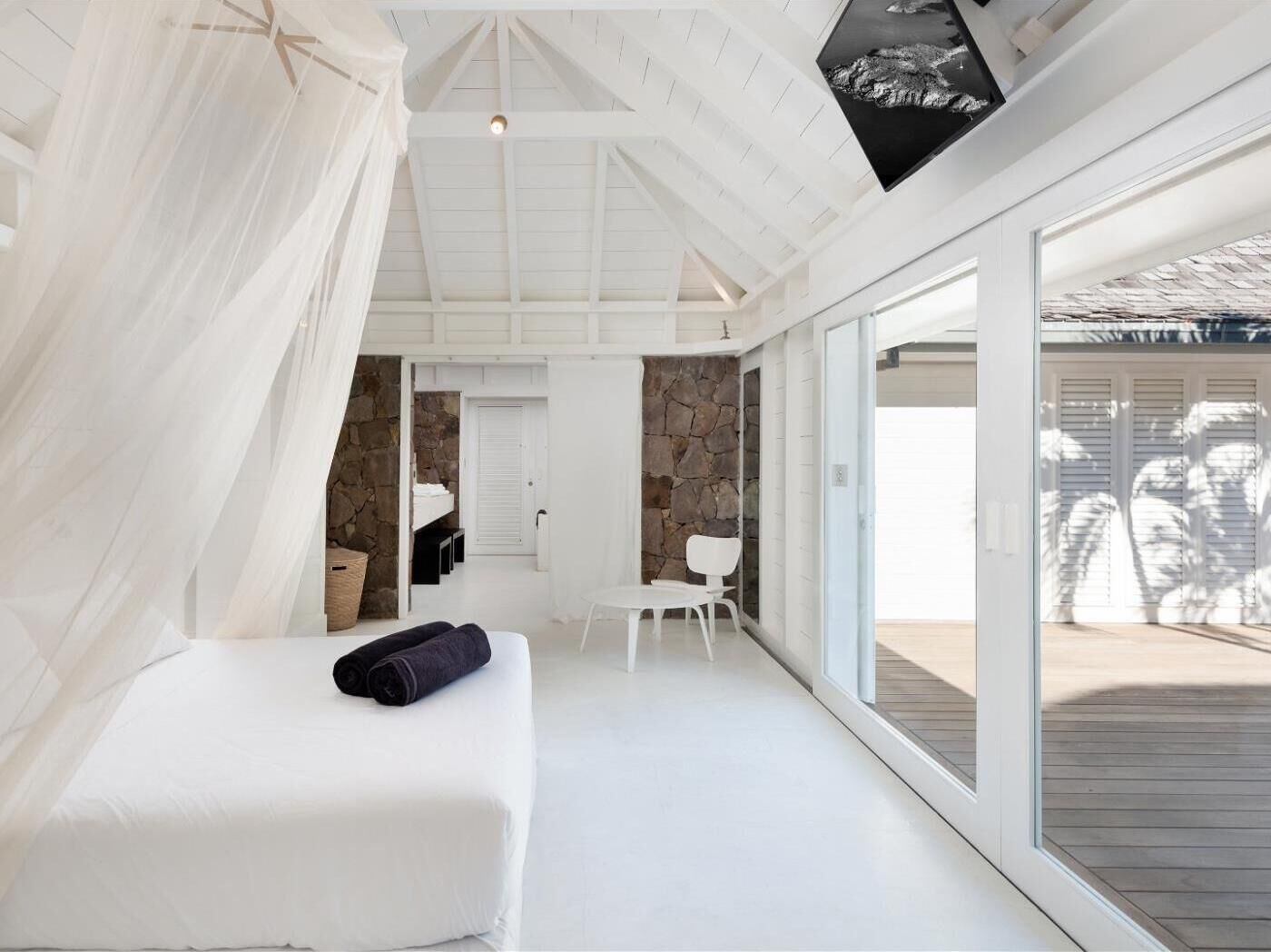 7 habitaciones, tabla de planchar con plancha, internet y ropa de cama 