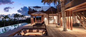 Splendid 6 BDRM Luxury Villa w Jacuzzi and BBQ