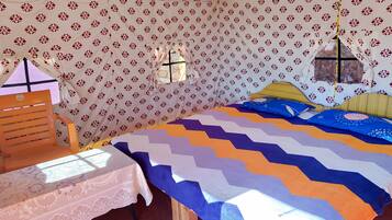 4 habitaciones, tabla de planchar con plancha y ropa de cama