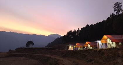 Kafal Retreat - A Sustainable Countryside Homestay / B&B