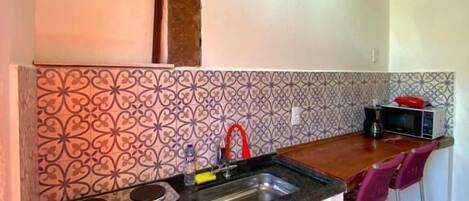 Family Room | Laptop workspace, free WiFi