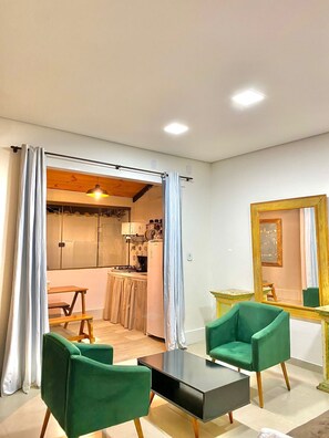 Quarto família 2 | Laptop workspace, free WiFi - Hospedagem Central (Tiradentes)