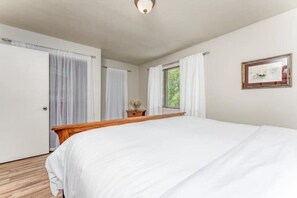 3 sovrum, strykjärn/strykbräda, gratis wi-fi och sängkläder