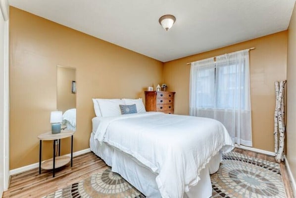 3 bedrooms, iron/ironing board, free WiFi, bed sheets