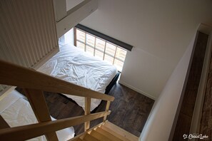 6 bedrooms, WiFi, bed sheets