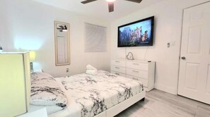 4 bedrooms, desk, iron/ironing board, travel cot