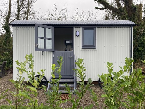 1 Bed Pod - Sleeps 2 - Garden - Parking - Wifi