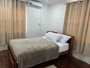 4 bedrooms, desk, iron/ironing board, WiFi - Beautiful home near Cultural Center, National Stadium, Movietown, Gift Land Mall (Georgetown)