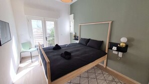 2 habitaciones, escritorio, tabla de planchar con plancha y wifi gratis 