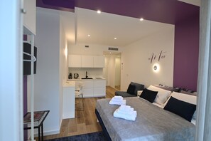 1 slaapkamer, een kluis op de kamer, een strijkplank/strijkijzer