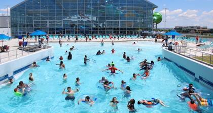 4 BR/2 BA walking distance to AT&T, Ranger Stadium, Texas Live, Six Flags