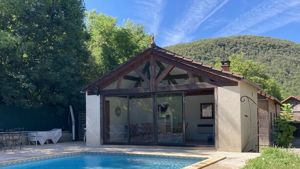 Unclassified image, 1 of 41, button - Les Costes, Calvignac. Large house with pool. Close to the river. (Calvignac)