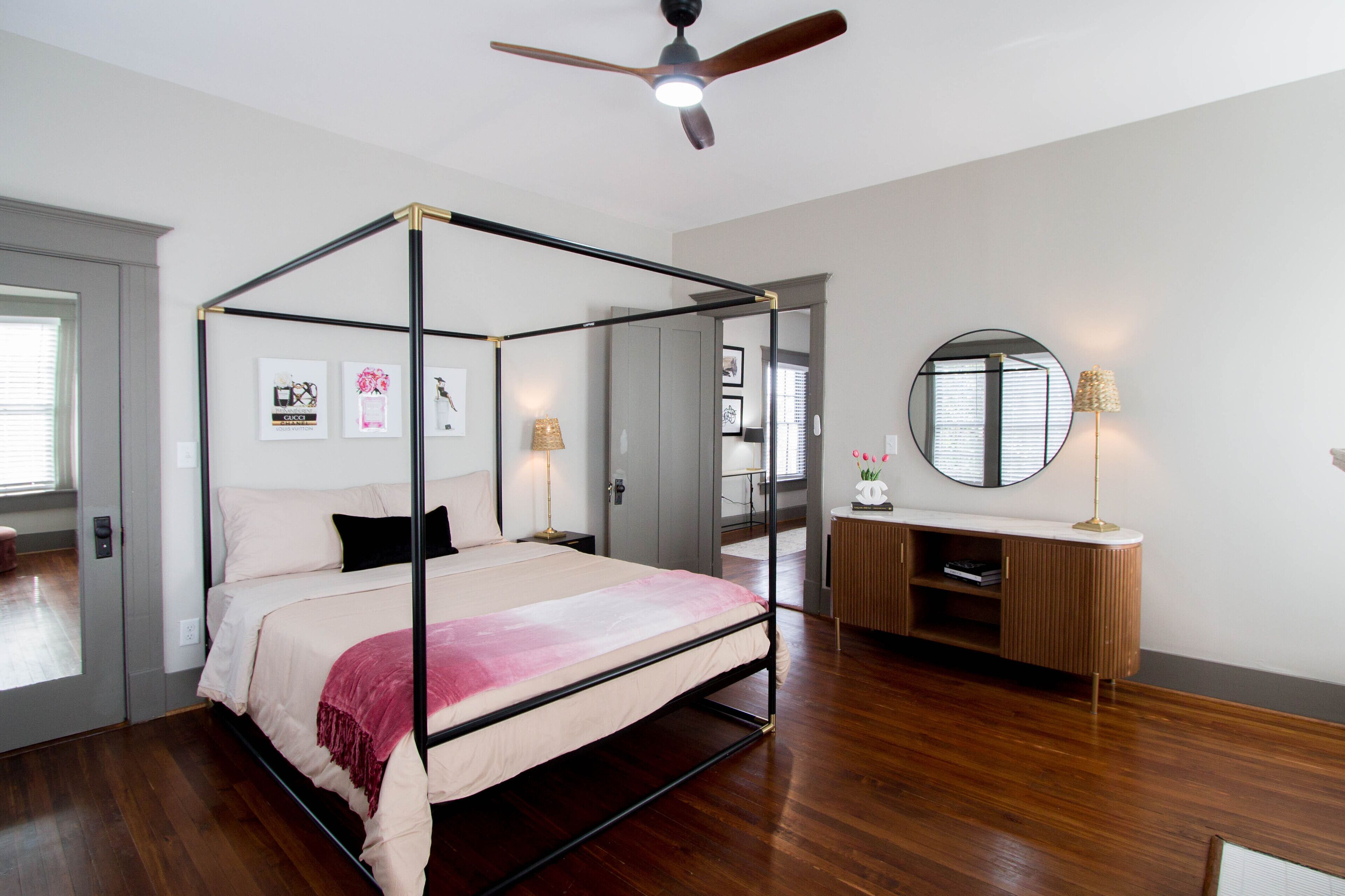 3 habitaciones, escritorio, tabla de planchar con plancha y wifi gratis 