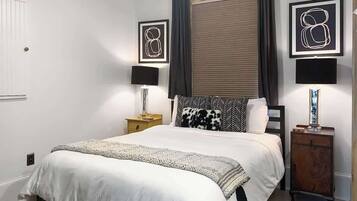 1 bedroom, desk, iron/ironing board, WiFi