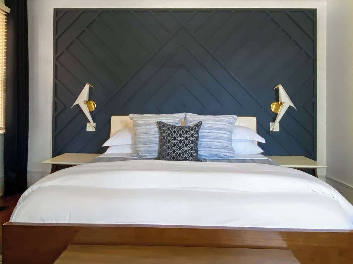 2 habitaciones, tabla de planchar con plancha, wifi y ropa de cama 