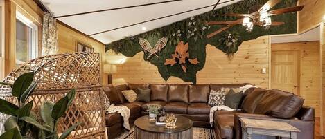 Télévision, cheminée, espaces bureaux