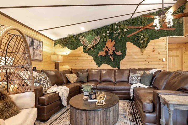 TV, fireplace, offices