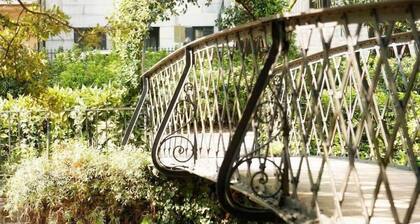 Charming 2BR Retreat I Forsyth Park Location I Walk Downtown