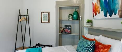 2 habitaciones, tabla de planchar con plancha, wifi y ropa de cama