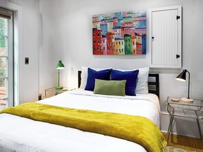 1 soverom, skrivebord, strykejern/-brett og wi-fi