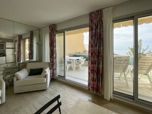 Living area - Le Cap Vert 2Pers Sea View Swimming Pool Parking (Roquebrune-Cap-Martin)