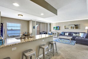 Interior - Amazing oceanfront condo with pool, hot tub, dock, & views - snowbird-friendly (Marco Island)