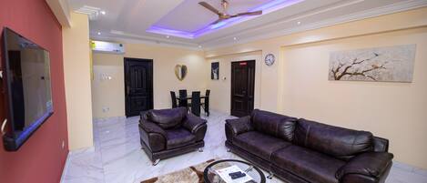 Smart TV, fireplace, video games