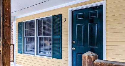 2nd-floor downtown Ludlow studio condo with kitchenette, streaming